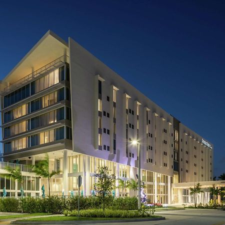 Doubletree By Hilton Miami Doral Hotell Sweetwater Eksteriør bilde