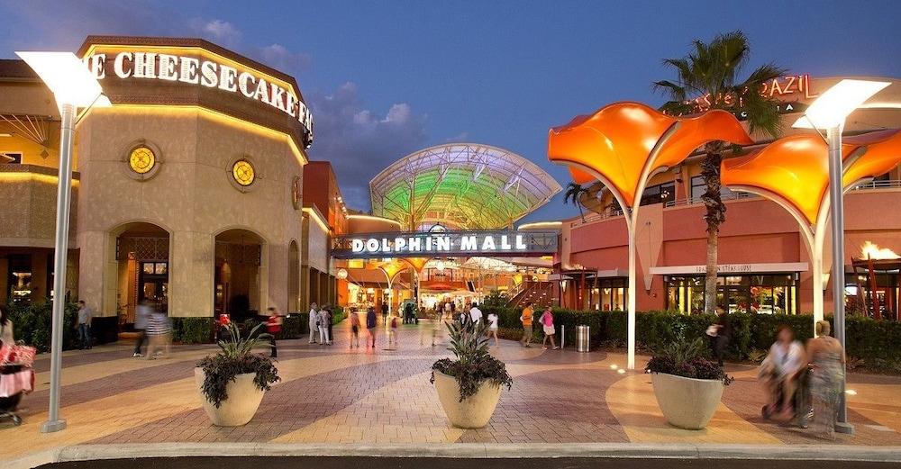 Doubletree By Hilton Miami Doral Hotell Sweetwater Eksteriør bilde