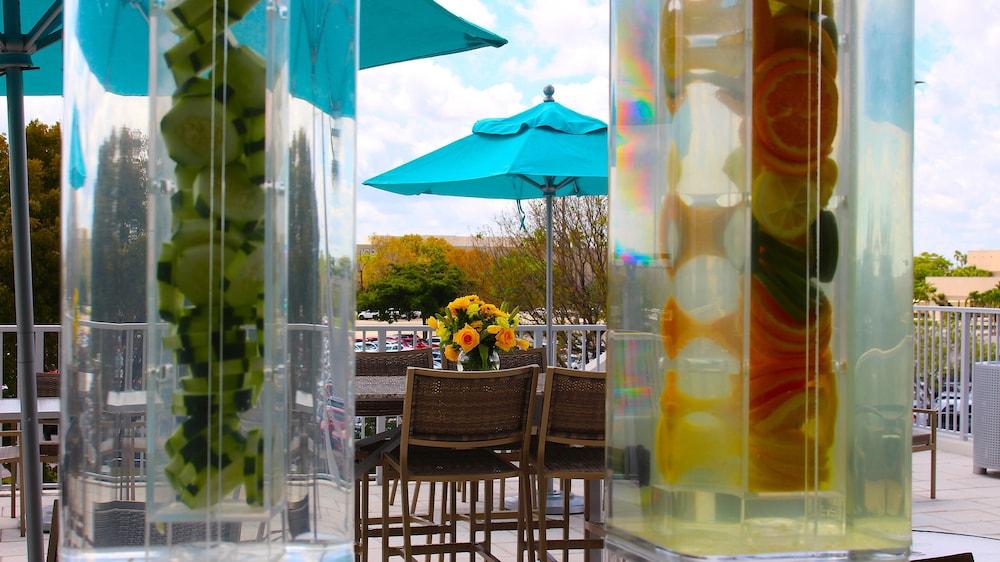 Doubletree By Hilton Miami Doral Hotell Sweetwater Eksteriør bilde