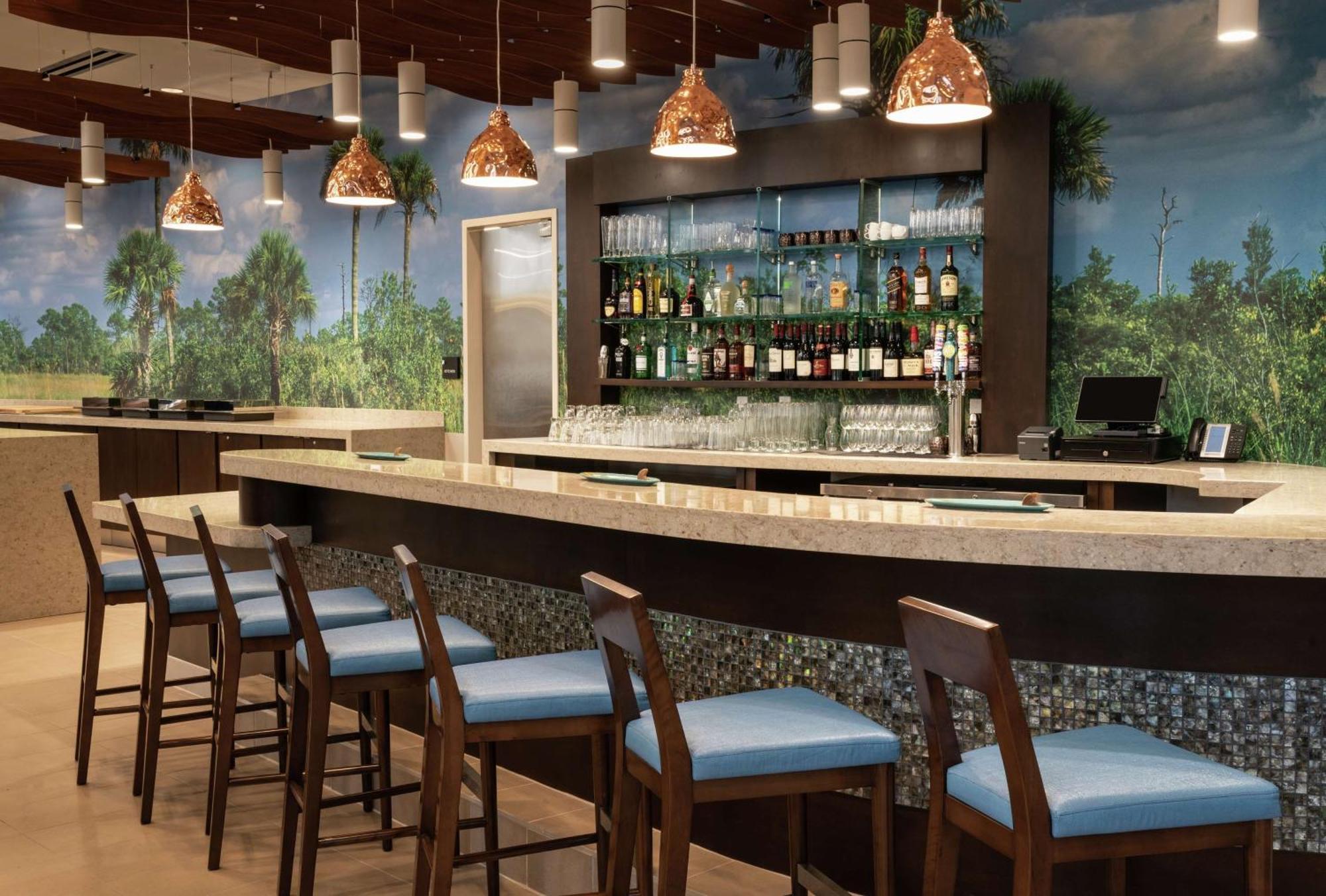 Doubletree By Hilton Miami Doral Hotell Sweetwater Eksteriør bilde