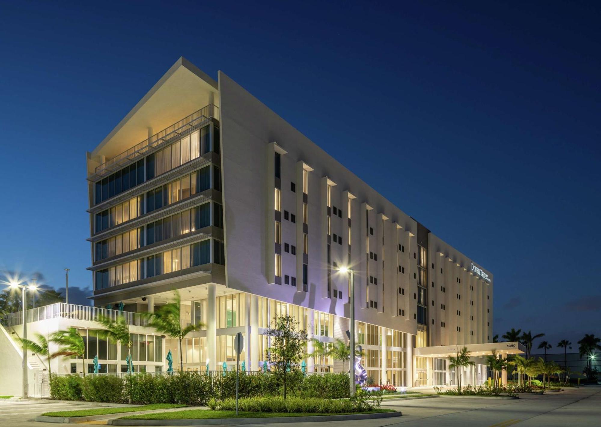 Doubletree By Hilton Miami Doral Hotell Sweetwater Eksteriør bilde