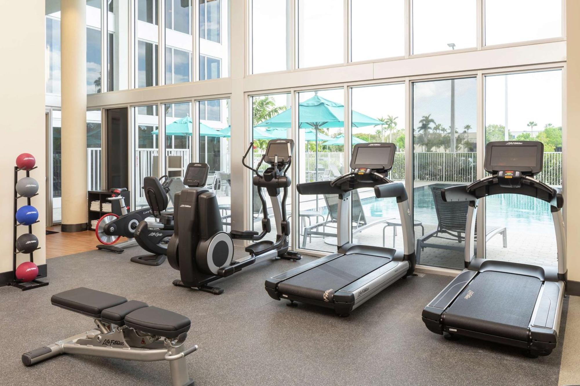 Doubletree By Hilton Miami Doral Hotell Sweetwater Eksteriør bilde